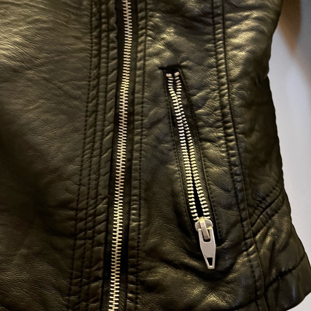 New Look Black Leather Motorcycle Jacket - Picture 2 of 11